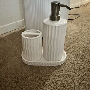 Elegant White Bathroom Accessory Set